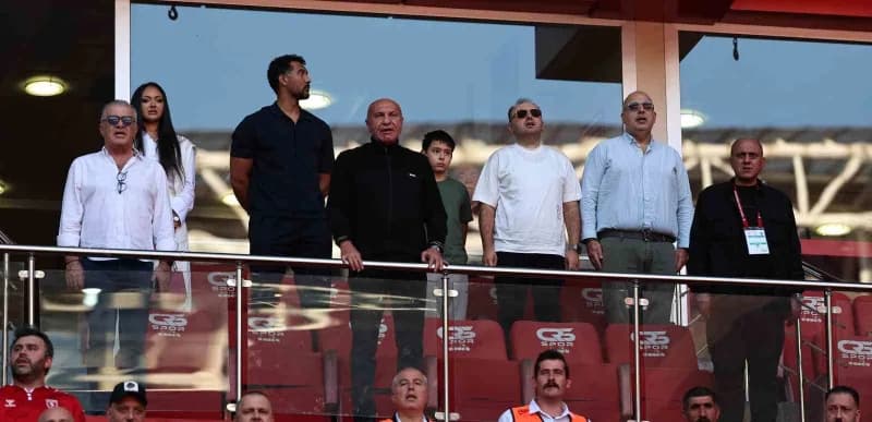 Trendyol Süper Lig'in 7. Haftasında Samsunspor, sahasında Trabzonspor ile karşı karşıye geliyor. Mücadelenin ilk yarısı