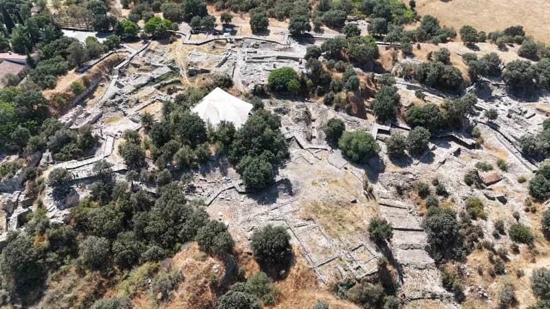 Çanakkale’de, 5 bin 600 yıllık geçmişe sahip Troya Ören Yeri’nde 160 yılı aşkın yürütülen Kazı çalış