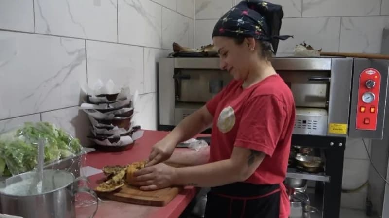 Tunceli’de 7 kadının girişimiyle kurulan Zembul Kadın Kooperatifi, yöresel yemekleri yaşatırken Kadın istihdamına da kat