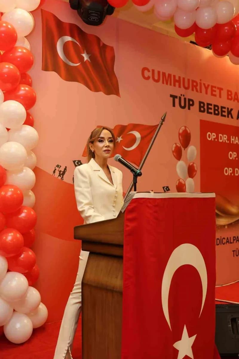 Organizasyonda konuşan Genel Müdür Tuğba Altın, tüp bebek ünitesinde 20 yıldır aynı hekimler ve ekip