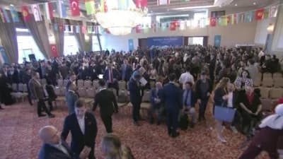 Kürşad Zorlu, Türk Dünyası Gençlik Buluşması etkinliğinde konuşma yaparken