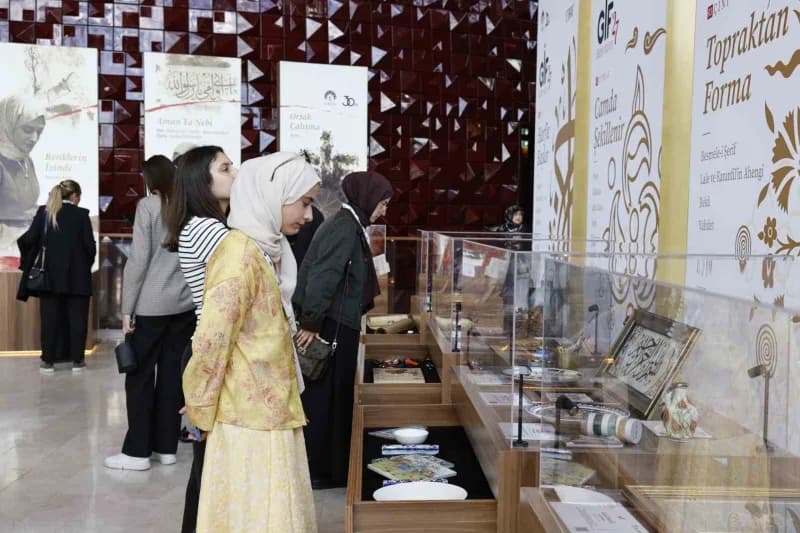 TÜRGEV'in Güzel İşler Fabrikası tarafından düzenlenen GİF'27 Sezon Açılışı, 5 Ekim'de Atatürk Kültür Merkezi'nde yapıldı