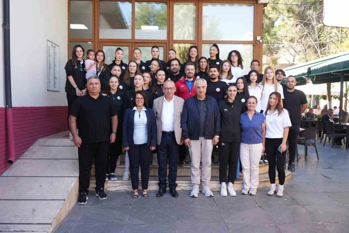 Turgutlu Belediyesi Kadın Voleybol Takımı, TVF Kadınlar 2. Ligi’ndeki yeni sezona fırtına gibi başladı. Sahasında Venüs