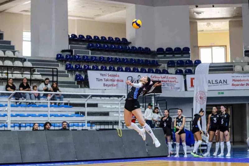 Turgutlu Belediyesi Kadın Voleybol Takımı, TVF Kadınlar 2. Ligi’ndeki yeni sezona fırtına gibi başladı. Sahasında Venüs