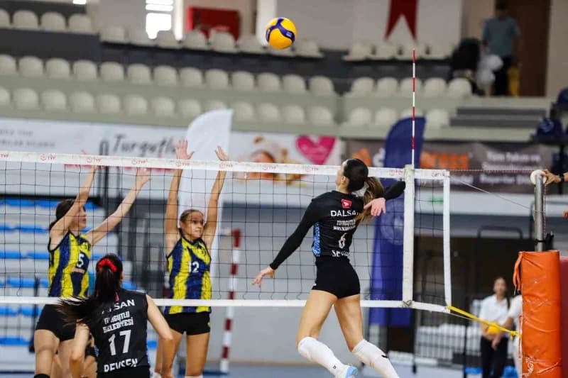 Turgutlu Belediyesi Kadın Voleybol Takımı, TVF Kadınlar 2. Ligi’ndeki yeni sezona fırtına gibi başladı. Sahasında Venüs