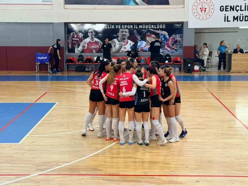Turgutlu Belediyesi Kadın Voleybol Takımı, TVF Kadınlar 2. Ligi’nin ikinci haftasında deplasmanda Al-ka Altın Kanatlar’ı