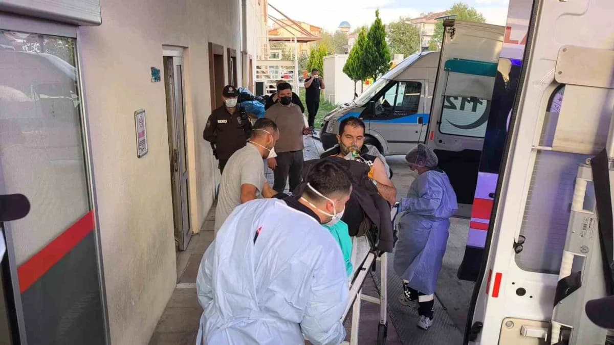 Tokat’ın Turhal ilçesindeki Şeker fabrikasında gazdan etkilenen 45 kişi hastaneye kaldırıldı. Tokat Valisi Abdullah Kökl