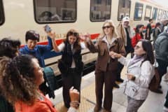 Zonguldak Tren Garı'nda Madenci Korosu, Turistik Karaelmas Ekspresi yolcularını karşılıyor