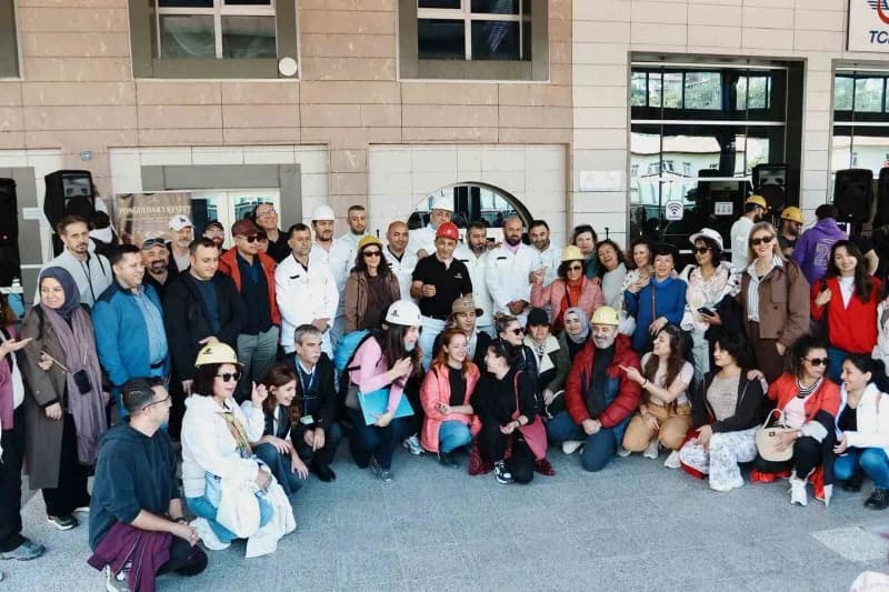 Zonguldak Tren Garı'nda inen yolcular, bölgenin tarihi ve doğal güzelliklerini keşfetme fırsatı buldu.