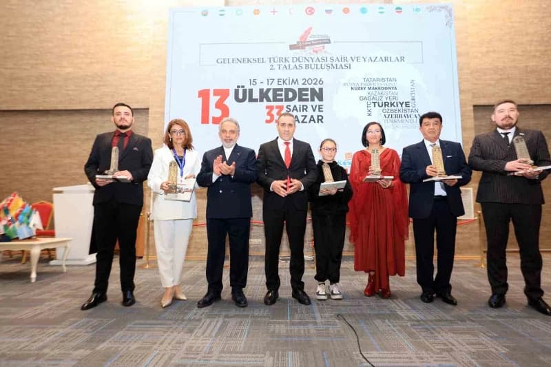 Talas Belediyesi'nin öncülüğünde düzenlenen 2. Talas Türk Dünyası Şair ve Yazarlar Buluşması, şiir ve kardeşlik mesajlar
