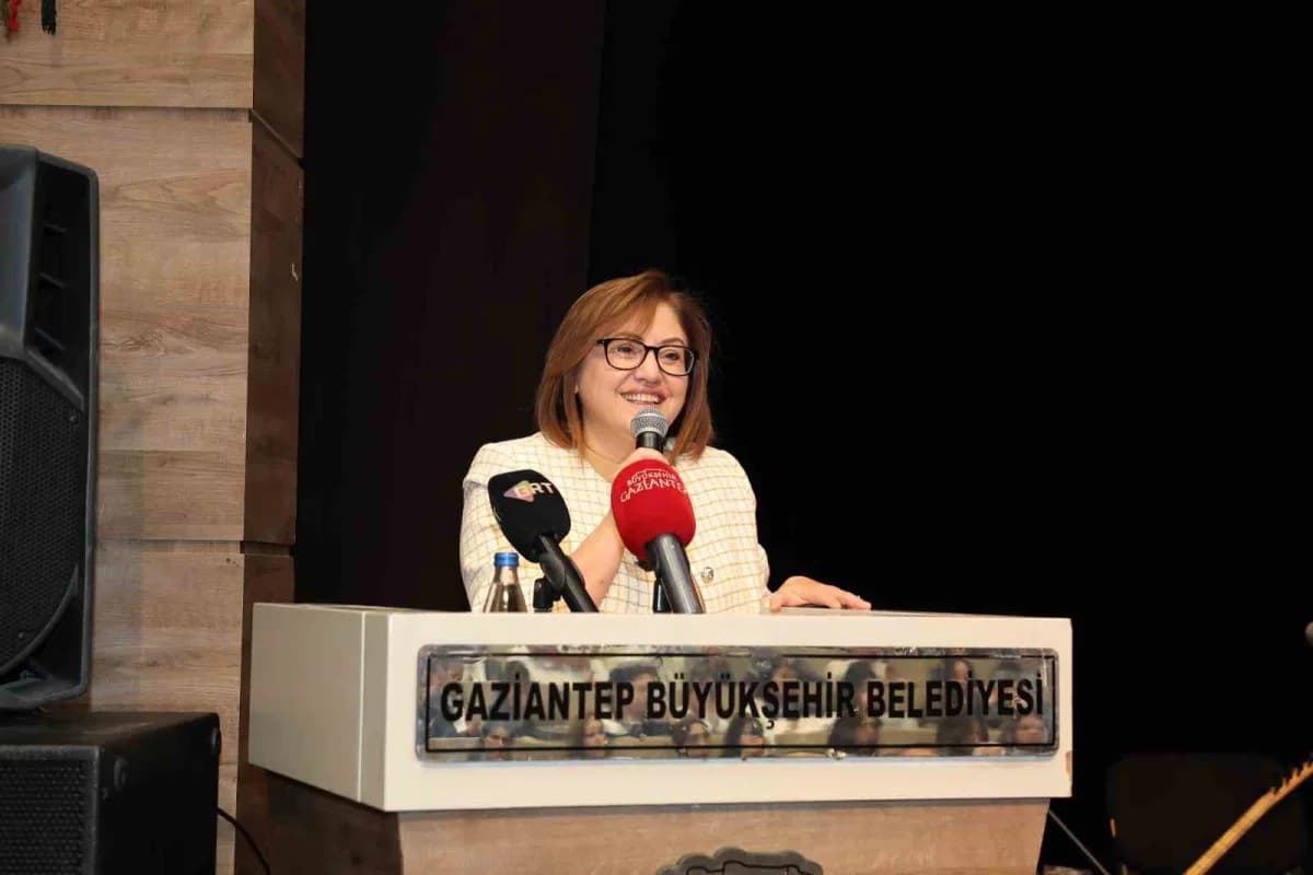 Gaziantep Büyükşehir Belediyesi tarafından düzenlenen "Âşıklar Bayramı", Anadolu’nun farklı şehirlerinden ve Türk dünyas