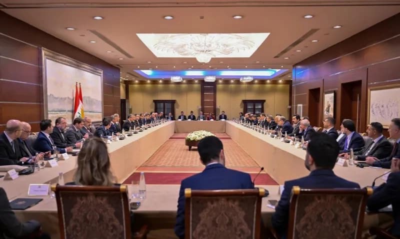 Türk iş insanlarının Irak ziyaretinde resmi temas ve görüşmelerden bir kare