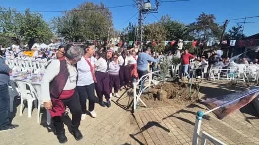 Tekirdağ Semetli köyünde Kırçma Buluşması etkinliğinde Türk ve Yunan mübadil torunları aynı sofrada oturuyor
