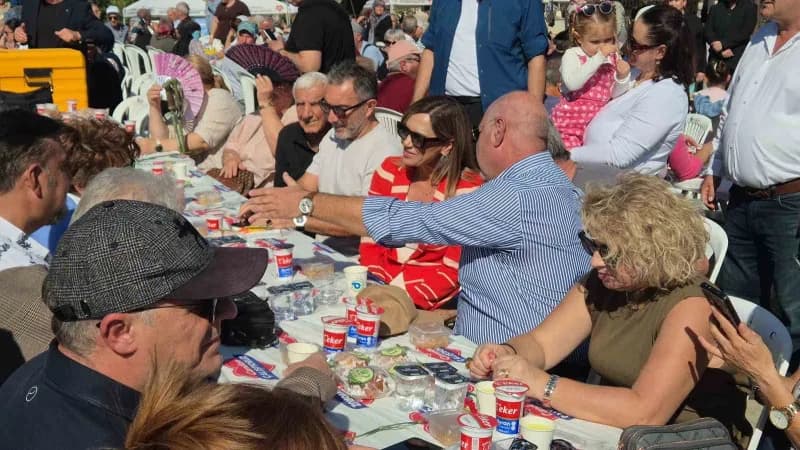 Türk ve Yunan mübadil torunlarını bir araya getiren etkinlikte, iki yakanın ortak geçmişinden doğan kültürel bağların ko