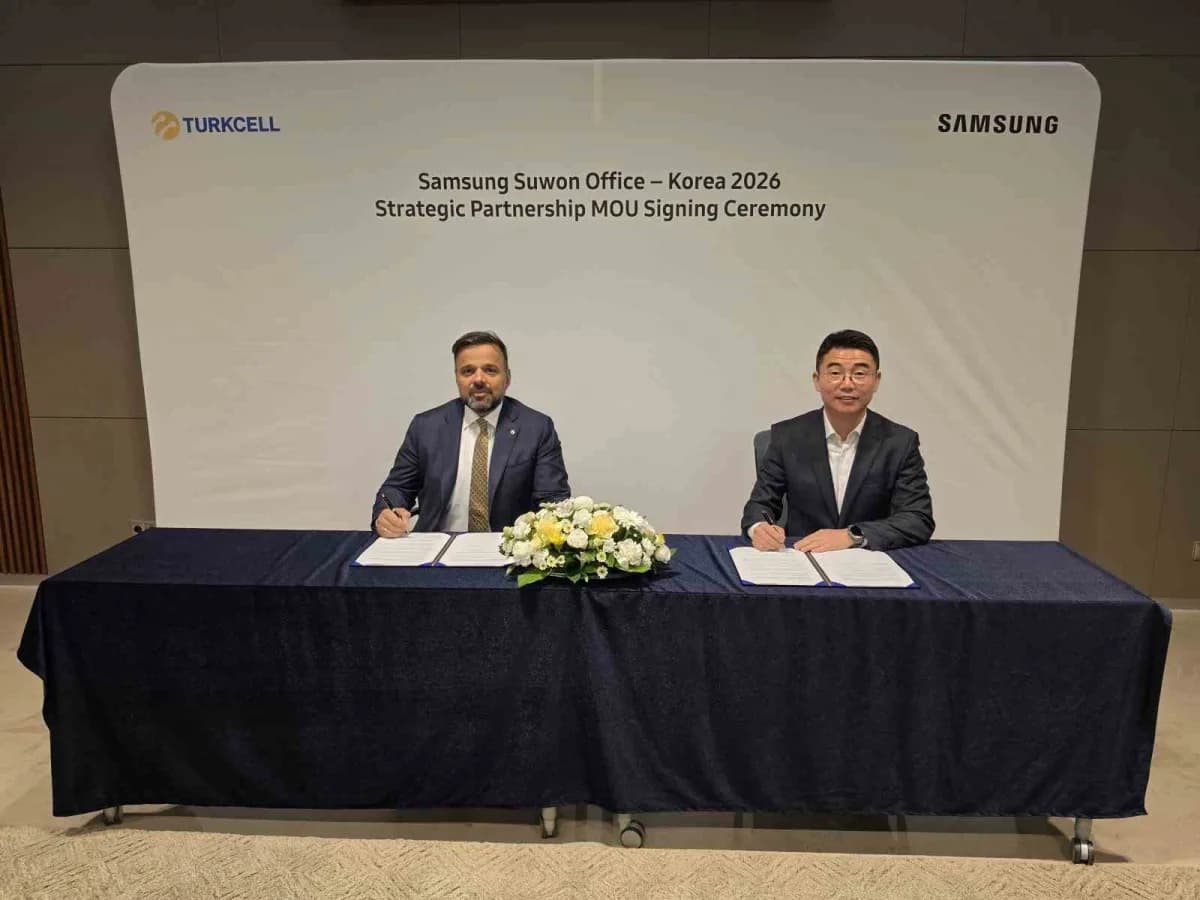 Turkcell ve Samsung 5G uyumlu akıllı telefon iş birliği imza töreni