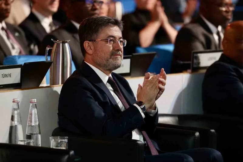 Tarım ve Orman Bakanı İbrahim Yumaklı, Roma'da FAO Dünya Gıda Forumu'nda konuşma yaparken