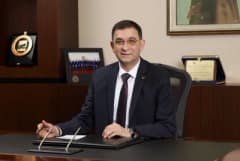 Gaziantep Sanayi Odası Yönetim Kurulu Başkanı Adnan Ünverdi basın açıklaması yaparken