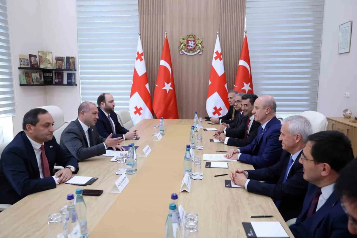 Anlaşmayla iki ülkenin üniversiteleri arasında ortak diploma programlarının geliştirilmesi, öğrenci