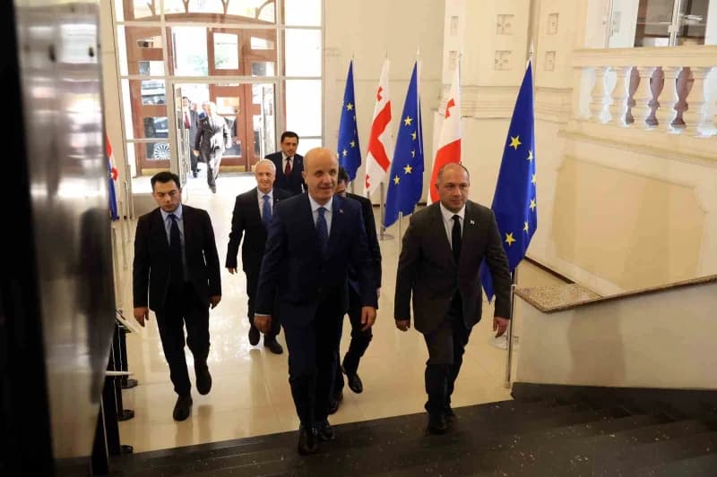 Anlaşmayla iki ülkenin üniversiteleri arasında ortak diploma programlarının geliştirilmesi, öğrenci