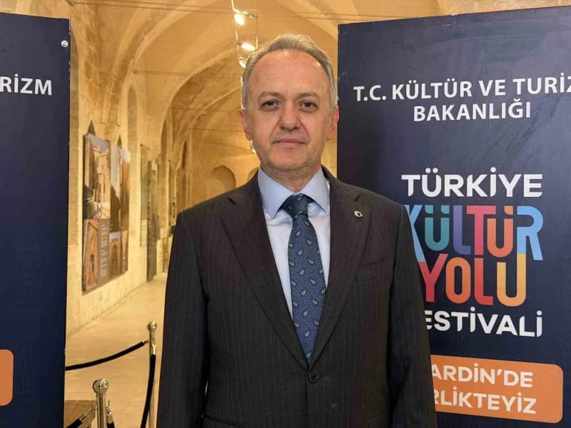Açılış programına Kültür ve Turizm Bakan Yardımcısı Gökhan Yazgı, Mardin Valisi Tuncay Akkoyun ve çok sayıda davetli kat