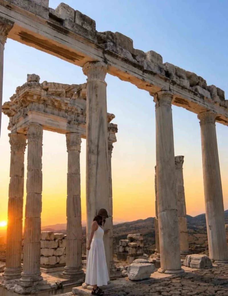 Kültür ve Turizm Bakanı Mehmet Nuri Ersoy, "Türkiye'nin Küresel turizmdeki konumunu güçlendirmek için kamu ve özel sektö