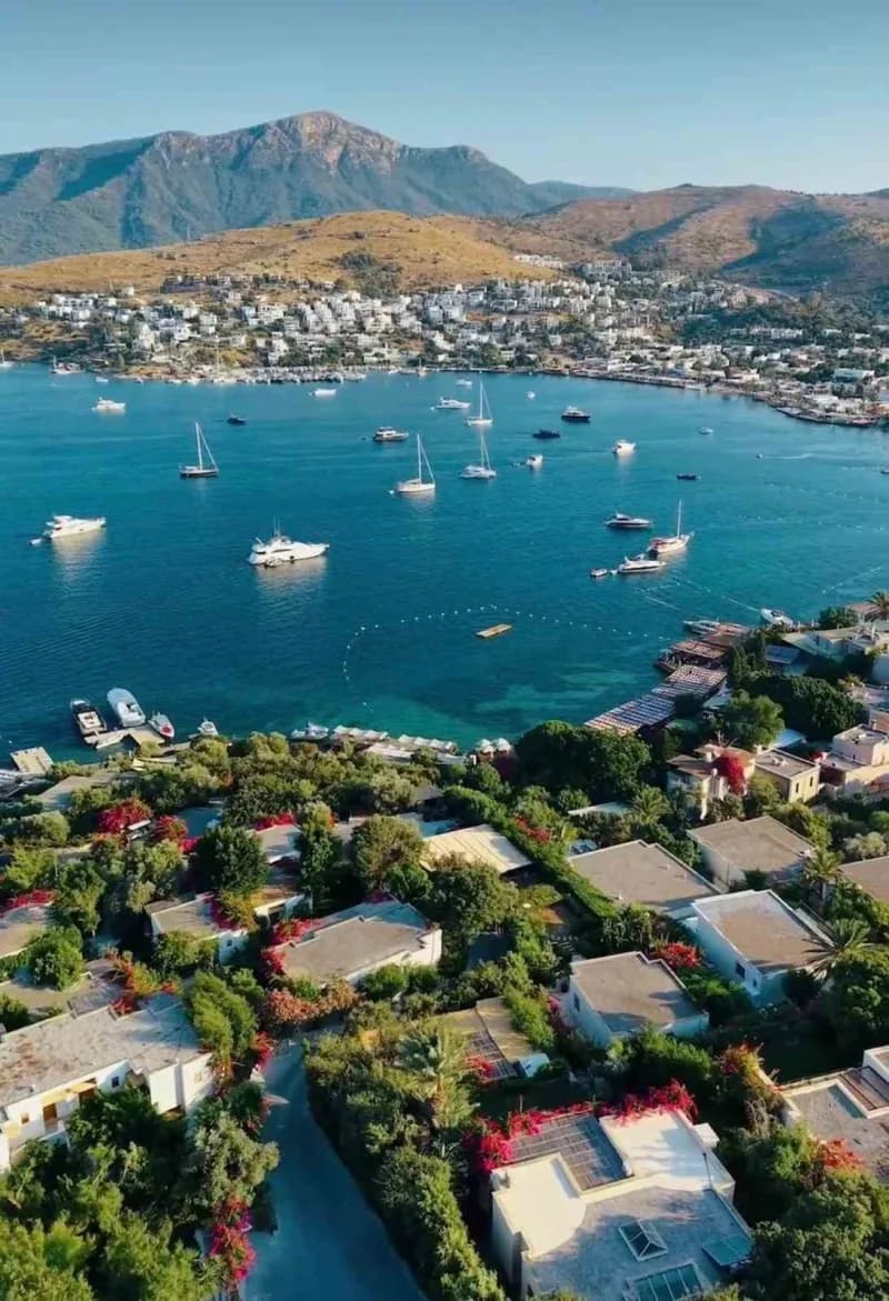 Kültür ve Turizm Bakanı Mehmet Nuri Ersoy, "Türkiye'nin Küresel turizmdeki konumunu güçlendirmek için kamu ve özel sektö