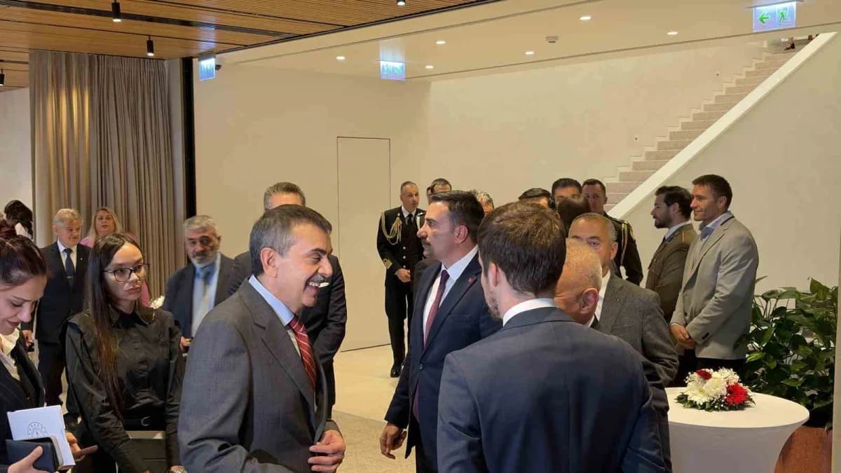 Milli Eğitim Bakanı Yusuf Tekin, Macaristan Milli Günü sebebiyle düzenlenen resepsiyona katıldı.