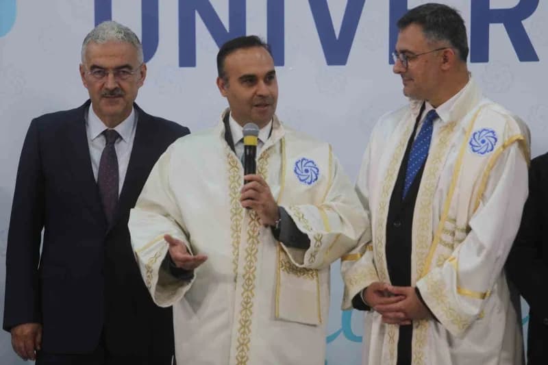 Sanayi ve Teknoloji Bakanı Mehmet Fatih Kacır, Bursa Teknik Üniversitesi’nde düzenlenen programda Tü