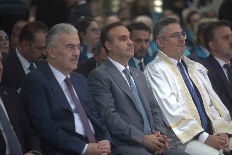 Sanayi ve Teknoloji Bakanı Mehmet Fatih Kacır, Bursa Teknik Üniversitesi’nde düzenlenen programa kat