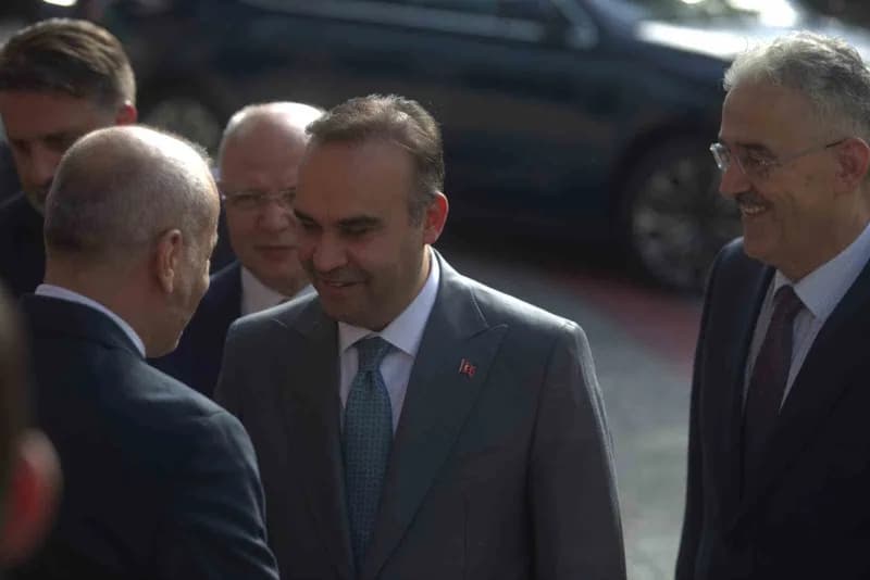 Sanayi ve Teknoloji Bakanı Mehmet Fatih Kacır: "Türkiye, yerli uzay aracıyla Ay’a gitmeye hazırlanıy