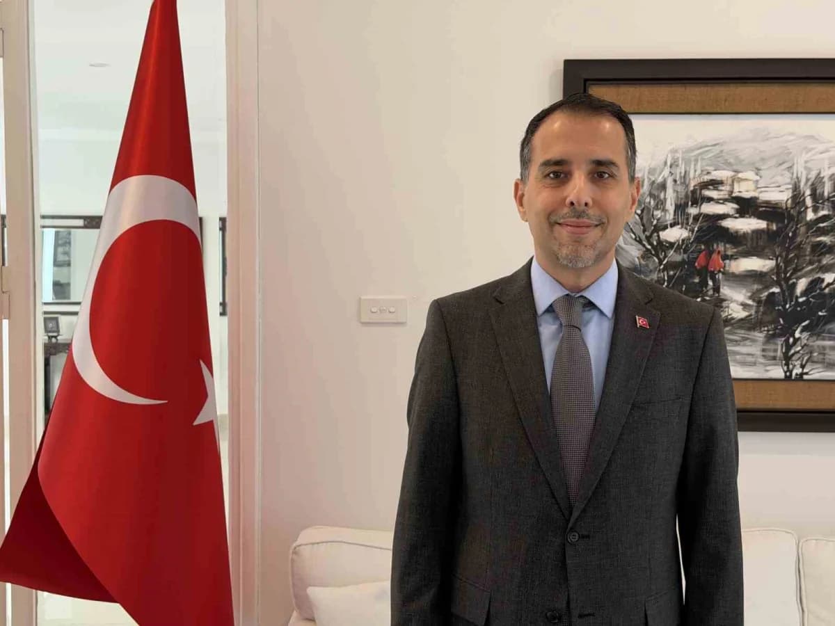 Türkiye’nin Hanoi Büyükelçisi Korhan Kemik, İhlas Haber Ajansı’na Türkiye ile Vietnam arasındaki iki
