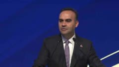 Sanayi ve Teknoloji Bakanı Mehmet Fatih Kacır, İstanbul Finans Merkezi'nde yatırım zirvesinde konuşma yaparken