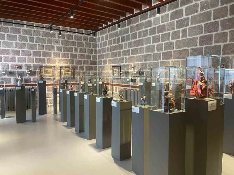 Ankara Altındağ’da bulunan Türkiye’nin ilk Anne Müzesi’nin giriş ve sergi alanından bir görünüm
