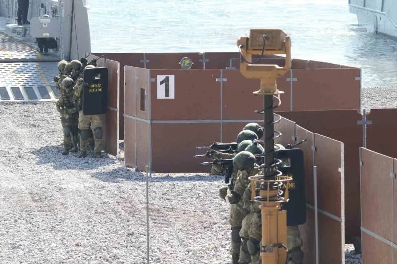 Deniz Kuvvetleri Komutanlığınca 19-27 Ekim tarihleri arasında Antalya Körfezi ve Doğu Akdeniz'de düz