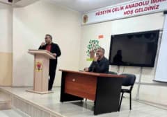Van Tuşba Hüseyin Çelik Kız Anadolu İmam Hatip Lisesinde veli toplantısı yapılıyor