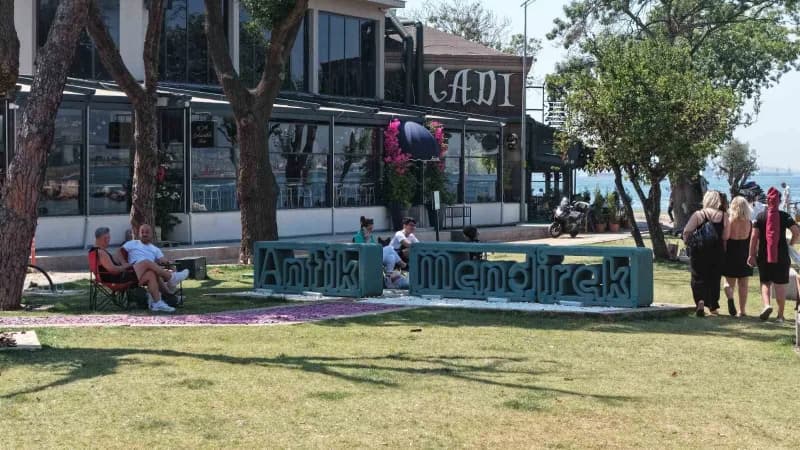 Tuzla'da 2 bin yıllık geçmişe sahip sit alanı statüsündeki Antik Mendirek, yürütülen kapsamlı düzenleme çalışmalarının a