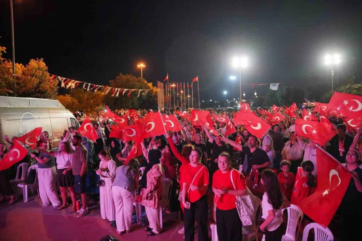 Tuzla Belediyesi, Cumhuriyet’in 103'üncü yıl dönümünü konserden Spor etkinliklerine, sergilerden Hal