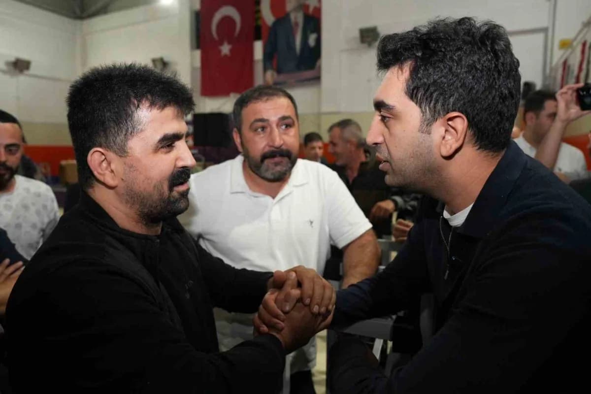 Tuzla Belediye Başkanı Av. Eren Ali Bingöl, Mimar Sinan Mahallesi'nde yaklaşık 60 yıldır çözüme kavuşmayı bekleyen 726 p