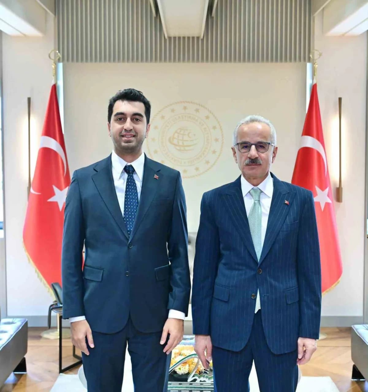 Tuzla Belediye Başkanı eren Ali Bingöl ve Ulaştırma ve Altyapı Bakanı Abdulkadir Uraloğlu.