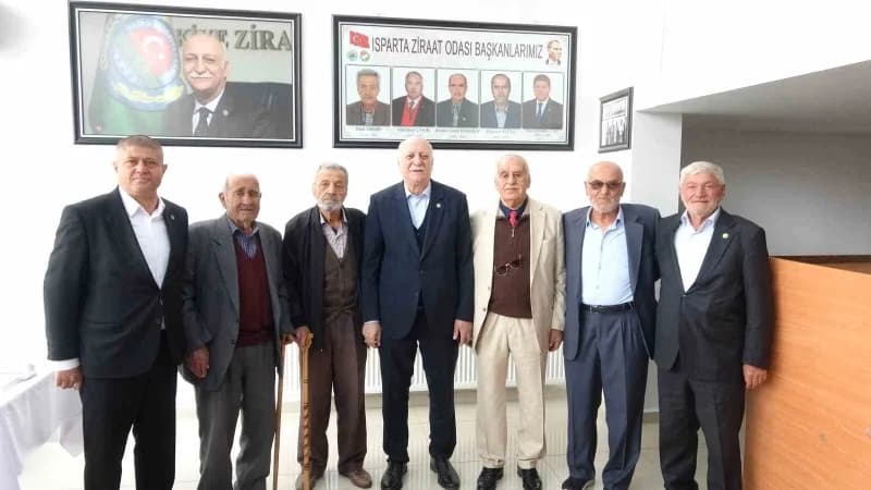 Türkiye Ziraat Odaları Birliği (TZOB) Genel Başkanı Şemsi Bayraktar, Isparta Ziraat Odası Başkanlığı'nı ziyaret etti.