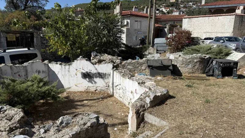 Muğla'nın Menteşe ilçesindeki Üç Erenler Türbesi'nin kalıntıları, yapılan konservasyon çalışmasına rağmen korunamadı