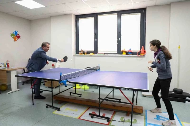 Üç kez Türkiye şampiyonu oldu, üniversiteyi kazandı