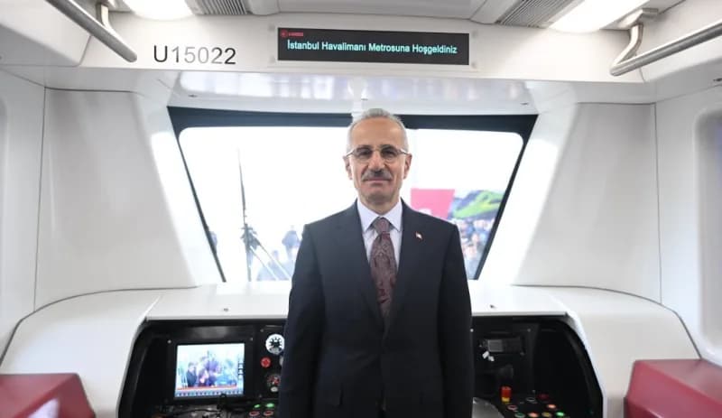 Ulaştırma ve Altyapı Bakanı Abdulkadir Uraloğlu