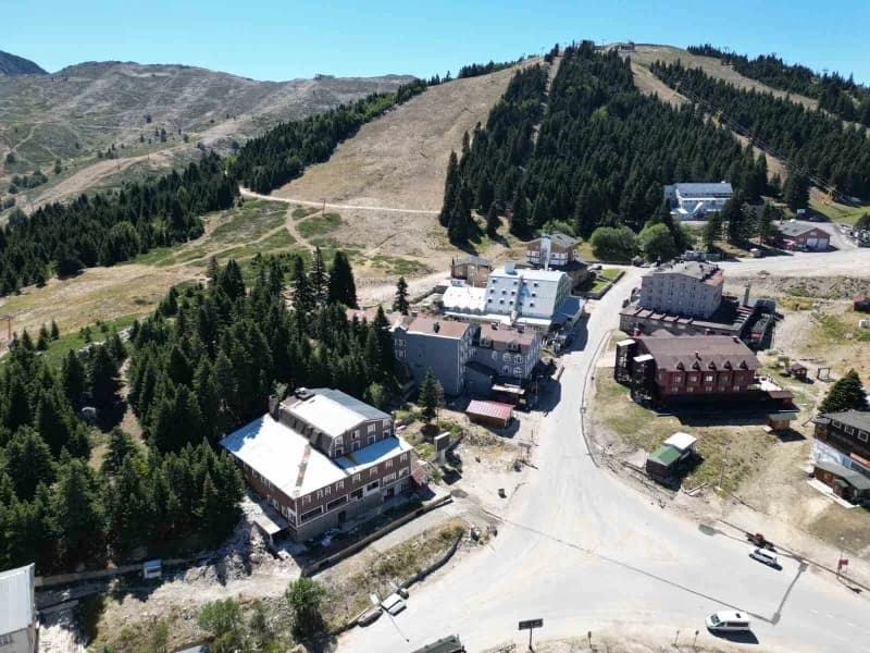 Bursa’da yer Alan Uludağ’da kontrolsüz otopark kullanımından güvenli yaya yollarına, Kültürel tesislerden açık spor alan