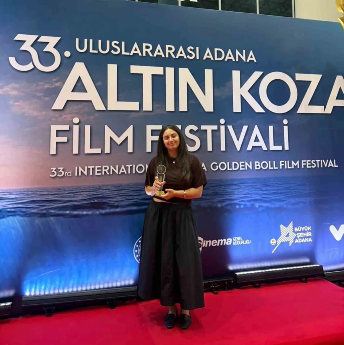 İzmir Ekonomi Üniversitesi (İEÜ) İletişim Fakültesi Sinema ve Dijital Medya Bölümü mezunu Ulviye Aleyna Sarıgül (23), ‘a