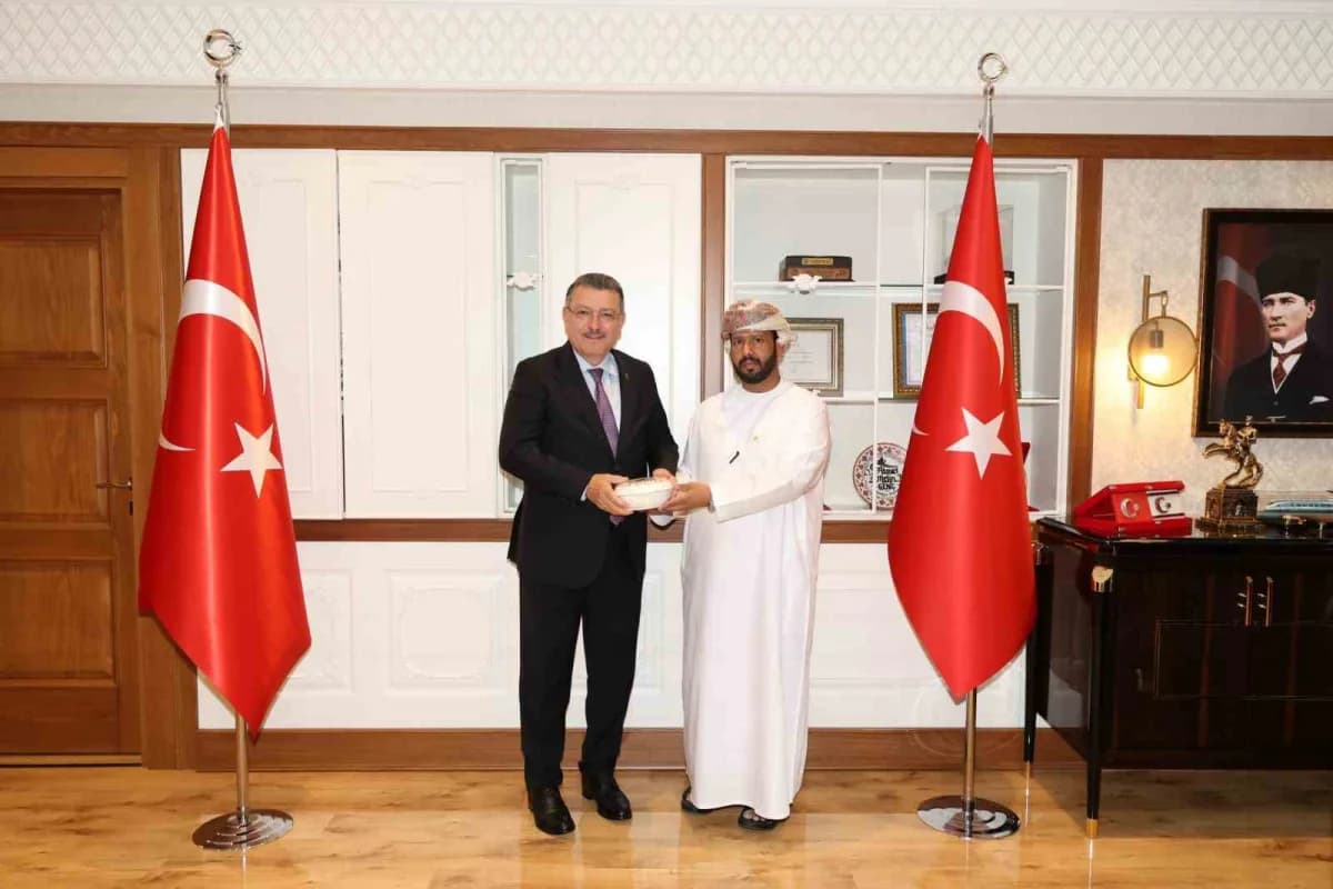 Trabzon Büyükşehir Belediye Başkanı Ahmet Metin Genç, belediyecilik alanındaki çalışmaları incelemek ve Türkiye’nin tecr