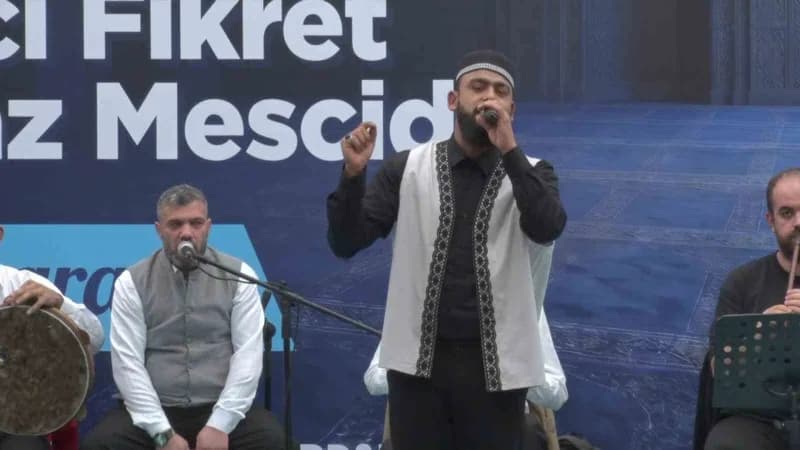 İlahi sanatçısı Celal Karatüre