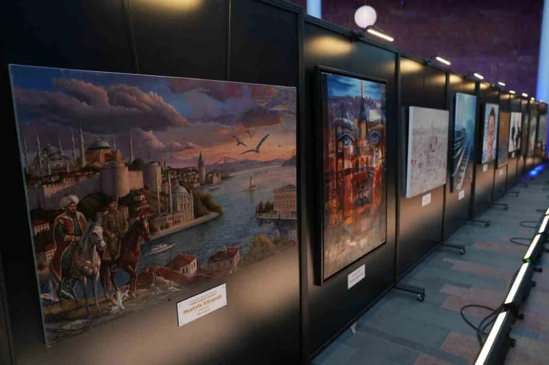 Kültür ve Sanat sezonunun açılışı kapsamında düzenlenen Resim sergisi de sanatseverlerden yoğun ilgi gördü.