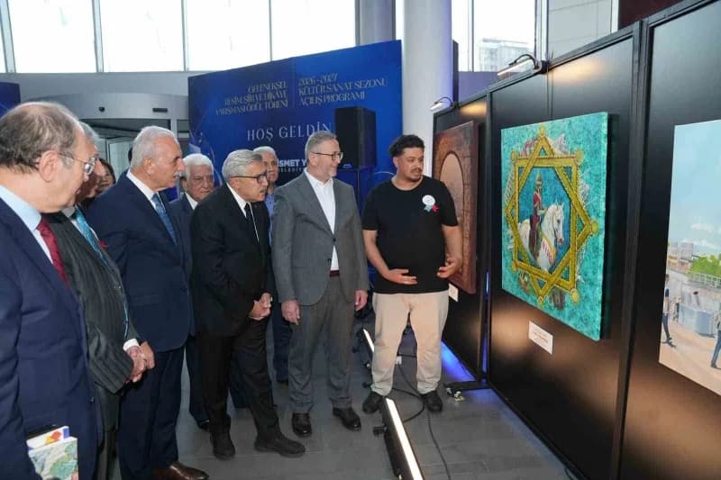 Kültür ve Sanat sezonunun açılışı kapsamında düzenlenen Resim sergisi de sanatseverlerden yoğun ilgi gördü.