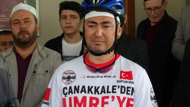 Çanakkale Aile ve Sosyal Hizmetler İl Müdürlüğüne bağlı Kepez Huzur Evi'nde Sağlık Teknikeri Murat Tecimen (43), şehitle
